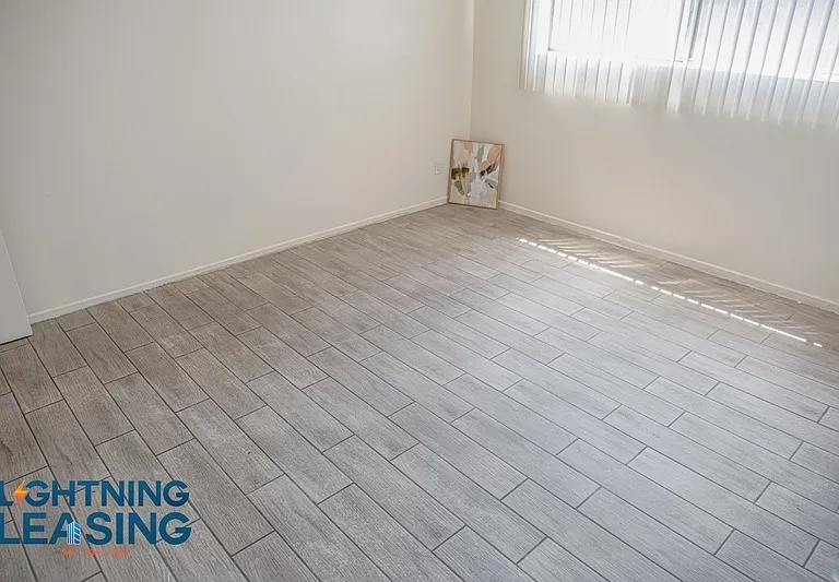 915 N Wilton Pl #309 — Photo 16