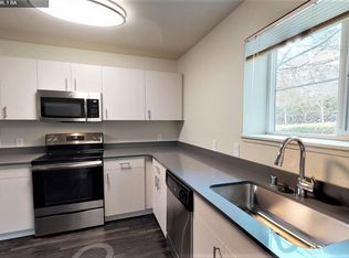 9437 NE 146th Cir APT B102, Bothell, WA 98011