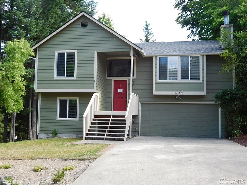 1st image of 402 SW Bishop Ct