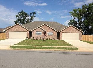 1002 SW Quartz Rd, Bentonville, AR 72712