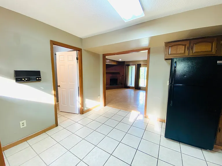 371 Pineview Rd — Photo 4