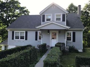 19 Narcissus Dr, Mahopac, NY 10541