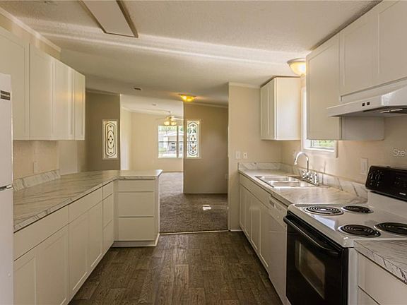 3rd image of 2068 Meadow Oak Cir