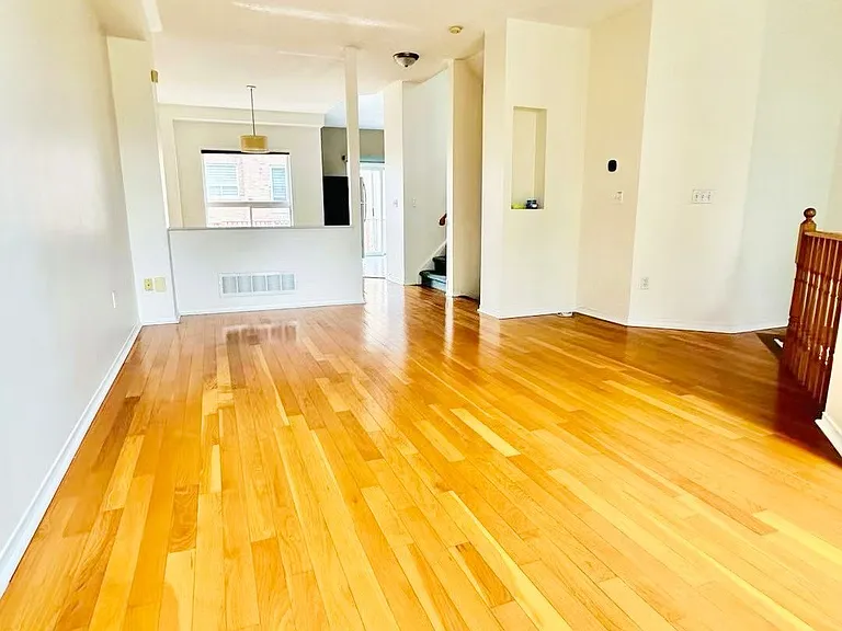 19 Fairlawn Ave — Photo 5