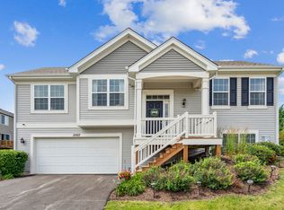 1260 Alta Vista Dr, Pingree Grove, IL 60140