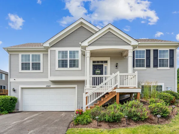 1260 Alta Vista Dr, Pingree Grove, IL 60140