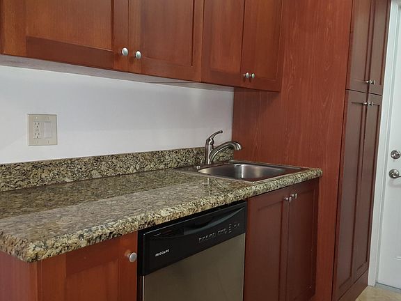 3rd image of 4001 NE 21st Ave APT 201