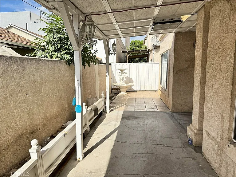18319 Hart St #3 — Photo 16