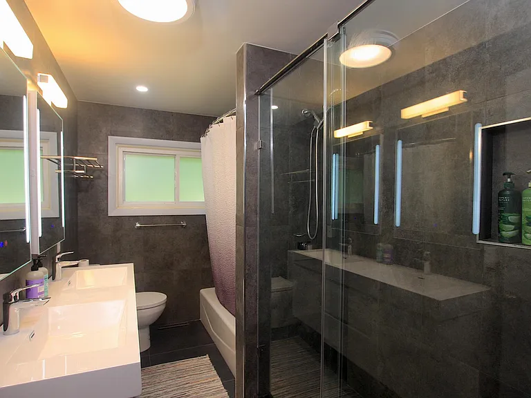 5377 Bates Rd — Photo 3