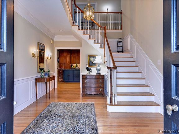 4th image of 110 Woodmere Dr