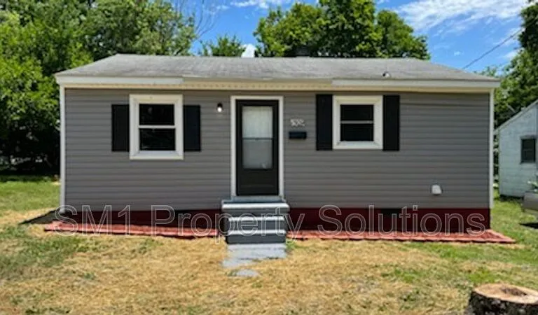 1309 Pearson St — Photo 1