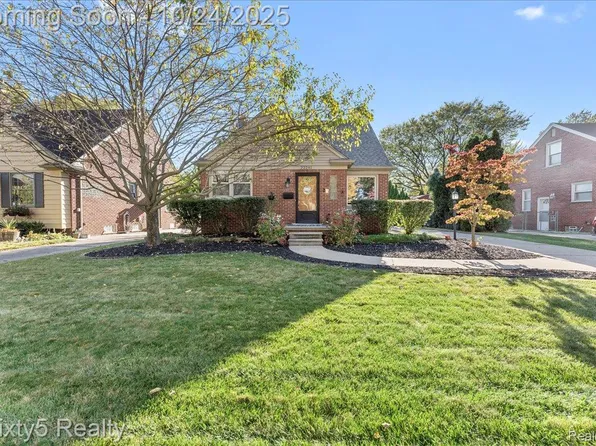 22241 Olmstead St, Dearborn, MI 48124