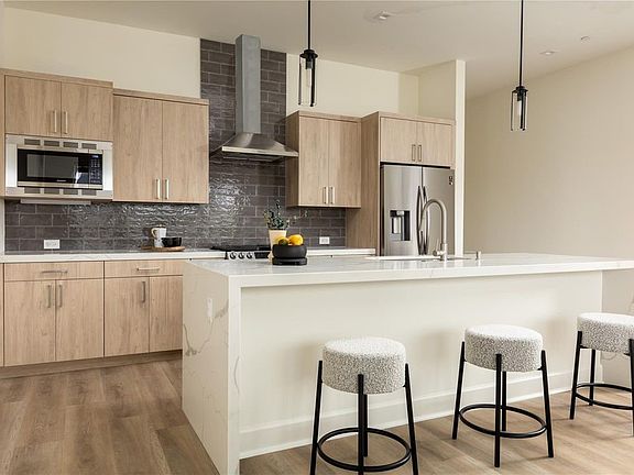 5th image of 1901 S Harwood St #106
