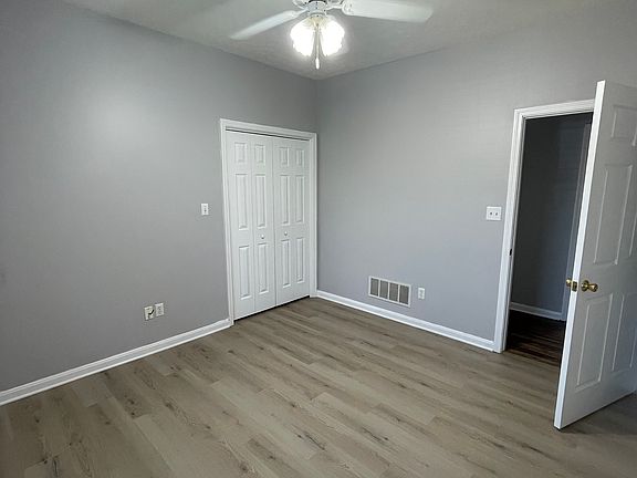 5th image of 3023 Saratoga Ct