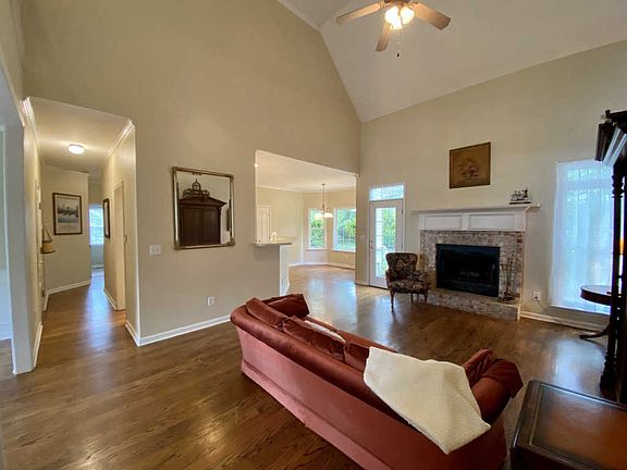3rd image of 1539 Bunbury Dr