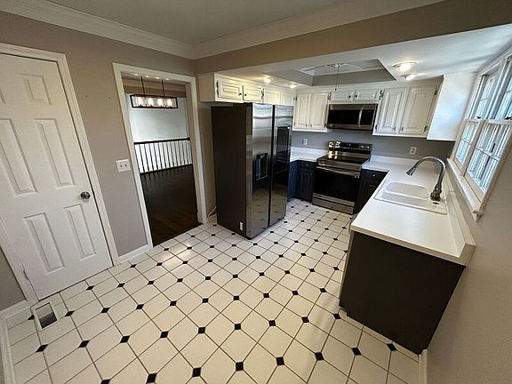 3rd image of 401 Bowling Ave Unit 86