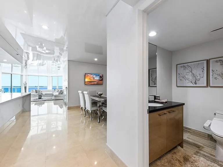101 S Fort Lauderdale Beach Blvd #1104 — Photo 11