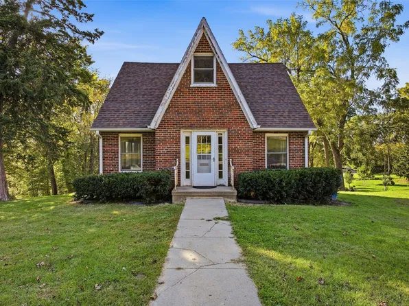 317 10th Ave SW, Mount Vernon, IA 52314