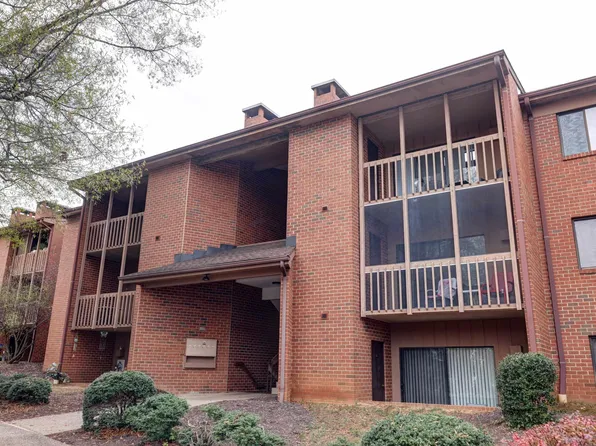 138 Green Turtle Ln APT 9, Charlottesville, VA 22901