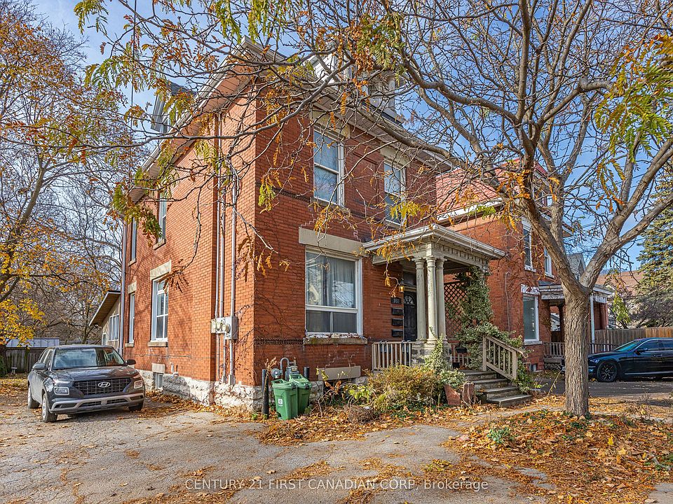 1st image of 551 Adelaide St N