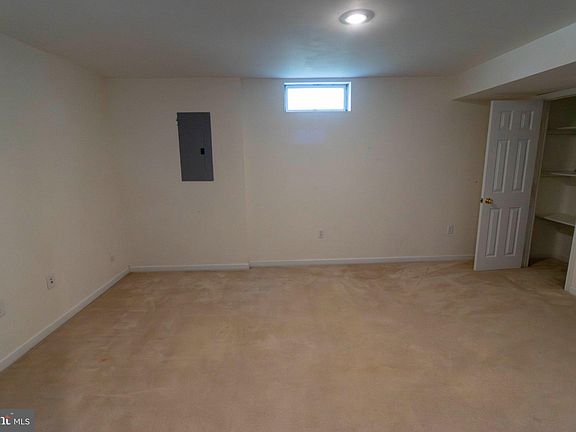 4th image of 4 Fieldstone Ct #Basement