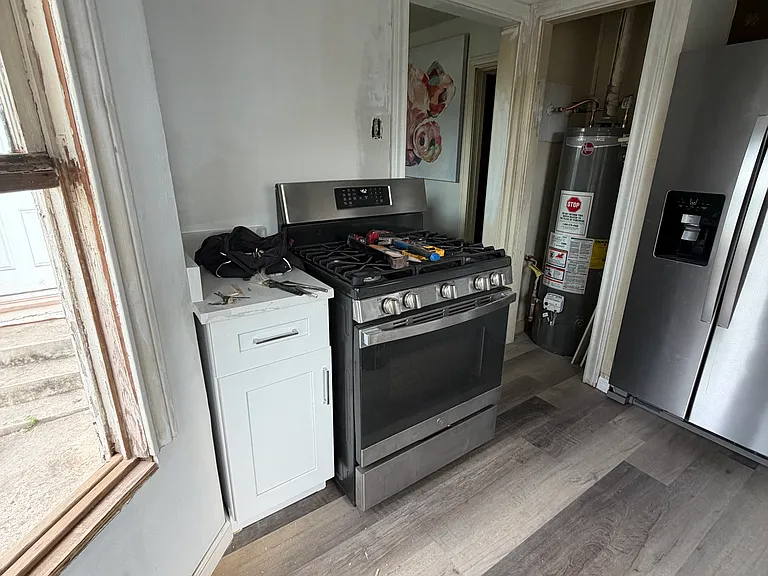406 W Southcross Blvd — Photo 14