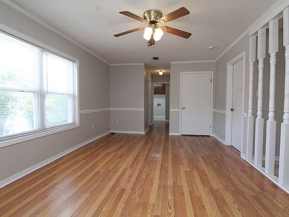 4th image of 4630B Bellview Ave #B