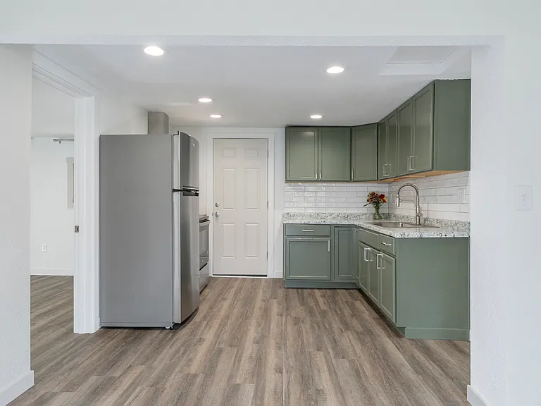 1805 NW Eunice Ave #B — Photo 8