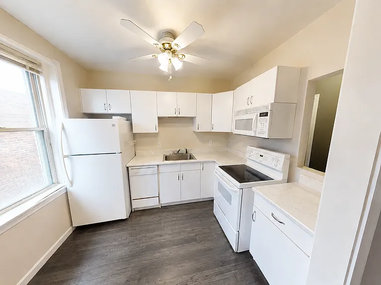 77 Park St #9 — Photo 1