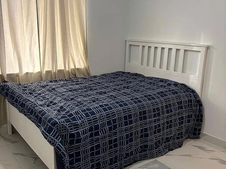133 Riviera Cir — Photo 2