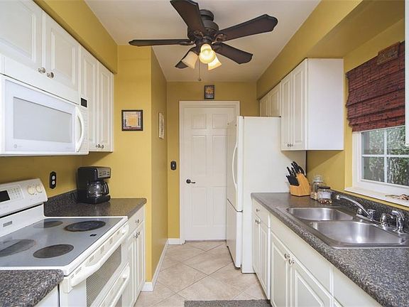 4th image of 3541 Aloha Dr