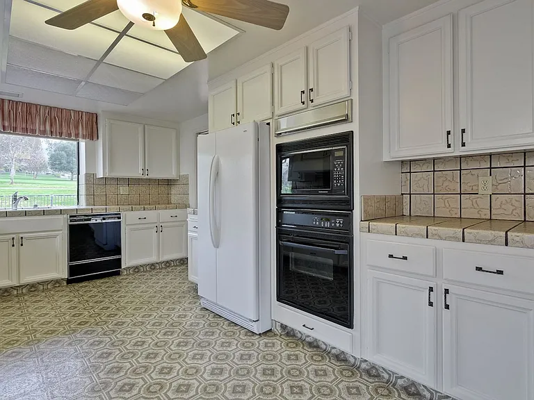 8224 Claret Ct — Photo 17
