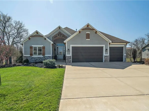 1492 Woodland Rd, Greenwood, MO 64034