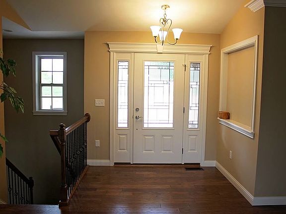 2nd image of 3168 Tennyson Pl