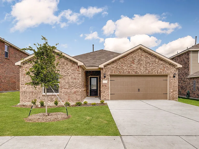 309 Julian Davis Dr — Photo 1
