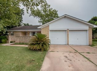 502 Packer Ct, Webster, TX 77598