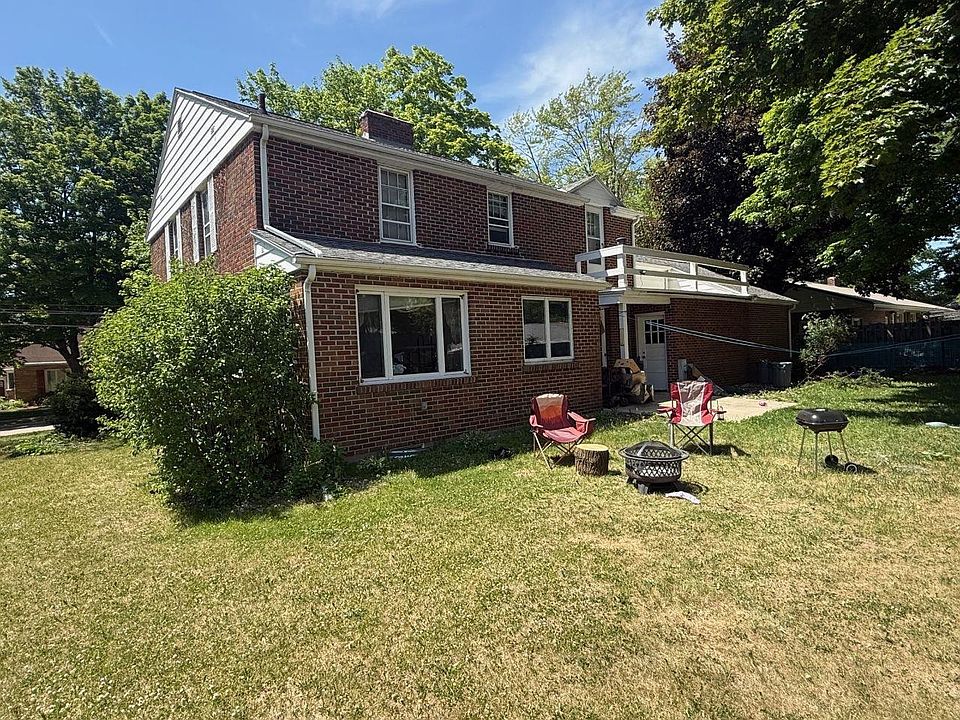 2nd image of 166 N Clinton Ave