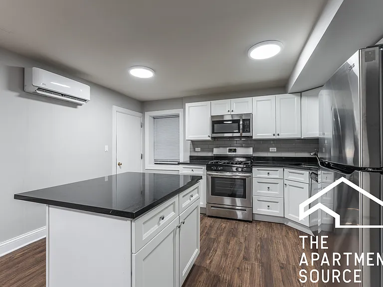 5736 N Winthrop Ave #13 — Photo 1
