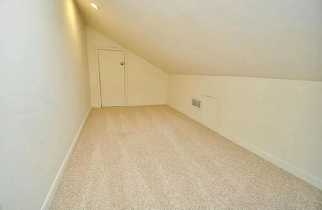 4 bed, 2582 sqft, $2,600 — Photo 4