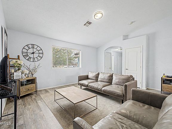 4th image of 2722 E MARGUERITE Avenue