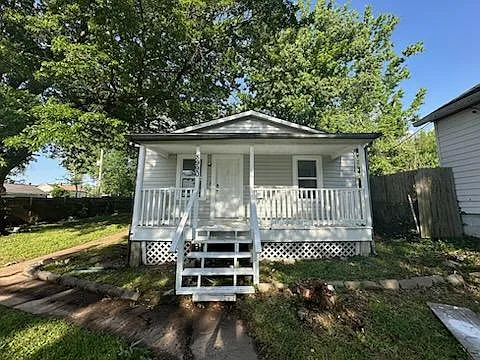 3 bed, 1100 sqft, $1,200 — Photo 2