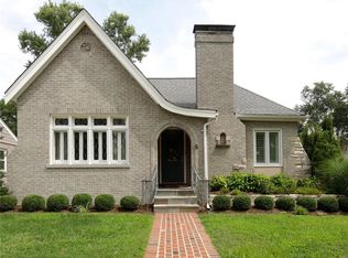8 Midpark Ln, Saint Louis, MO 63124