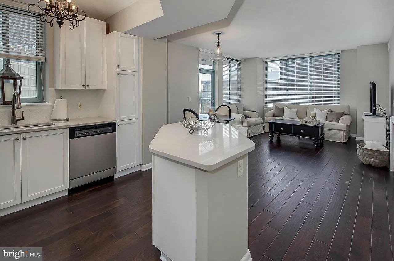 2 bed, 1188 sqft, $3,537 — Photo 3