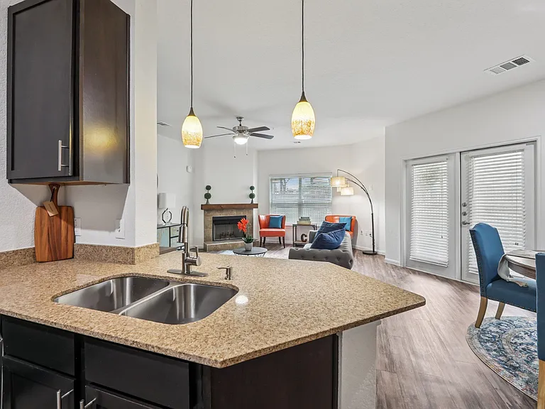 Creekside on Parmer Lane — Photo 5