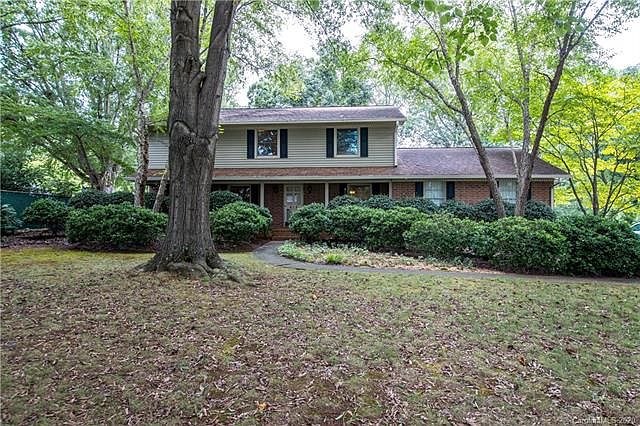 2nd image of 404 Windsor Dr