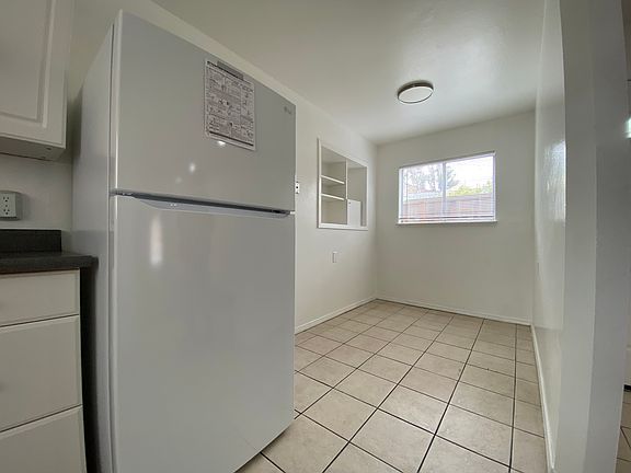 5th image of 110 Randolph Ave #B