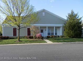 630 Bluebird Dr #630, Monroe Township, NJ 08831