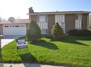 1068 Norfolk St, Aurora, CO 80011