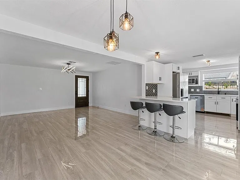 5510 Bayou Grande Blvd NE — Photo 9