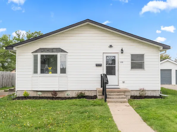 128 8th St, West Des Moines, IA 50265